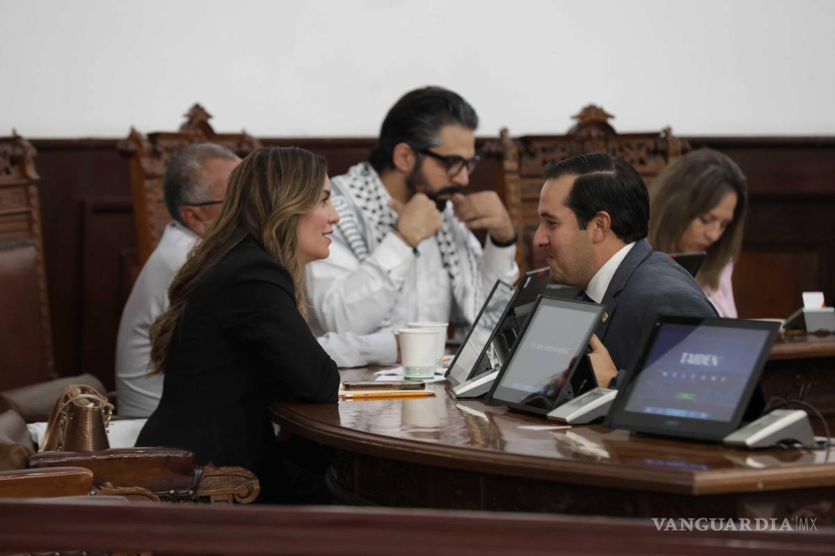 $!El punto de acuerdo exhorta al rector a retirar la placa y sustituirla por una que rinda homenaje a la lucha estudiantil del 68.