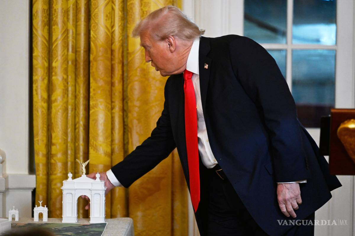 Planea Trump dejar su huella en Washington con un arco al estilo el de París