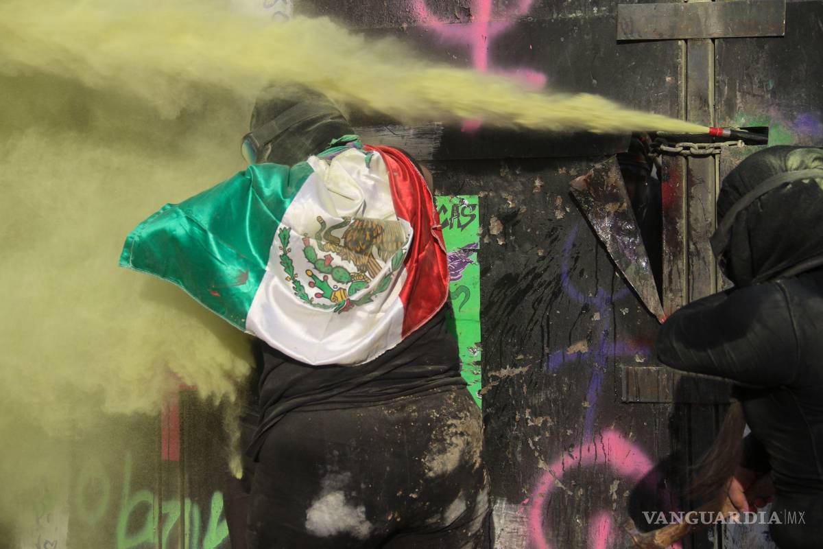 8M | Mujeres toman el Zócalo de la CDMX durante marcha