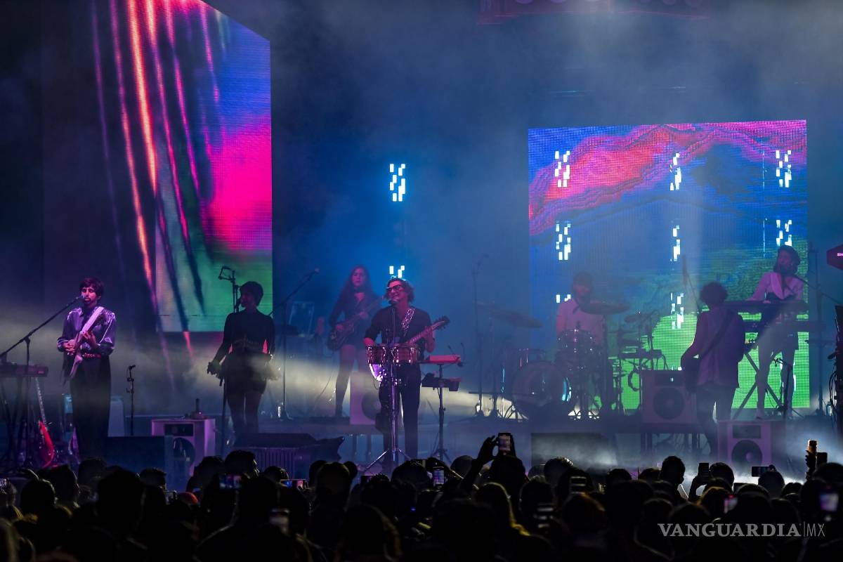 $!El cantautor tenía varios años que no visitaba Saltillo, recordó en su presentación.