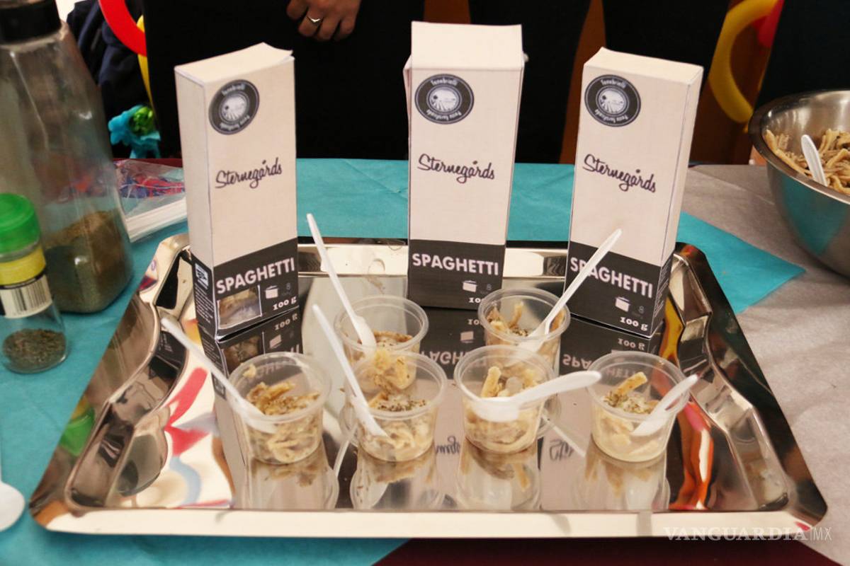 Estudiantes mexicanos enriquecen chocolate y pasta con insectos