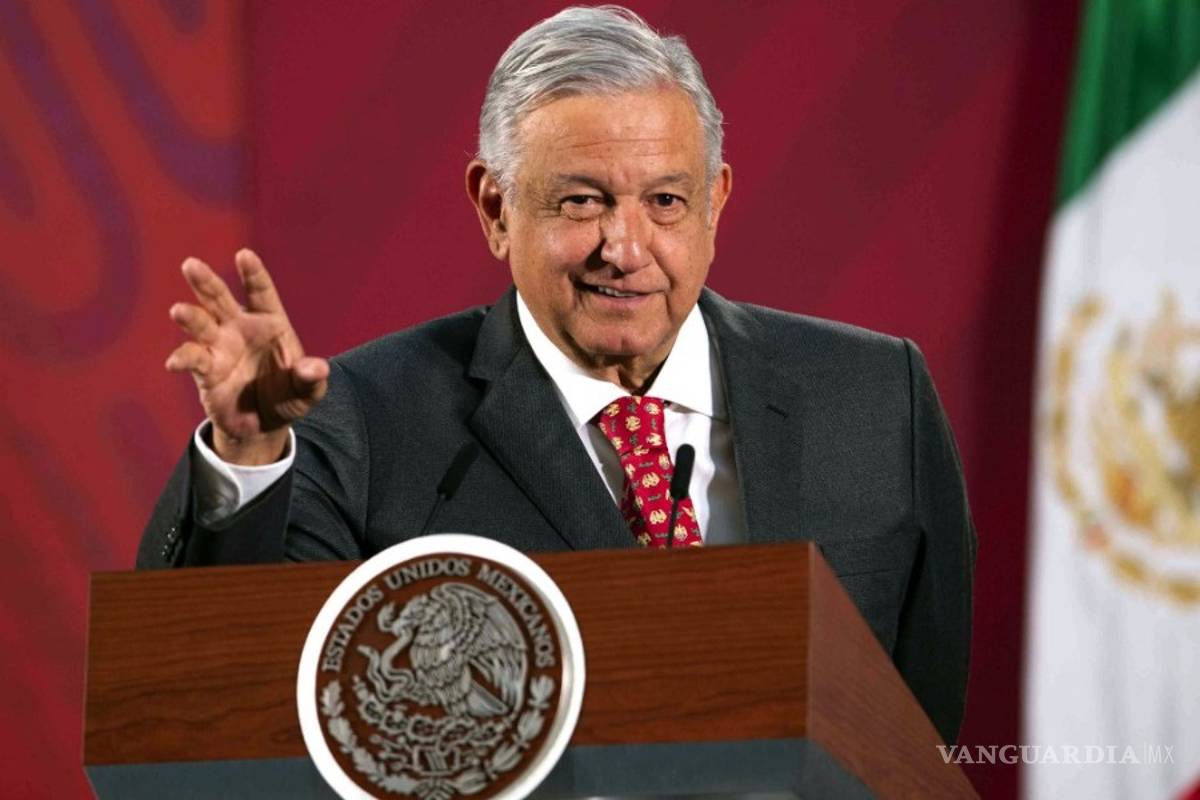 ¿EPN, eres tú? AMLO se equivoca al citar libro y condena a quienes estudian en el extranjero