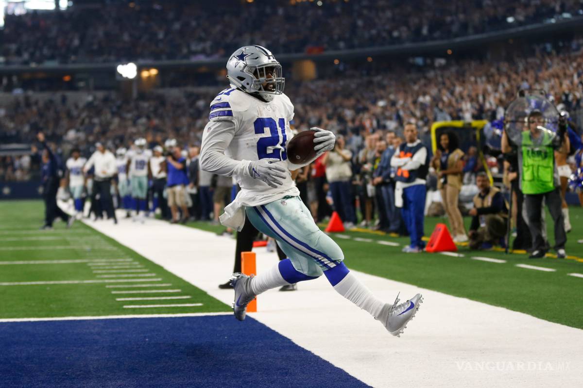 $!Ezekiel Elliot anota y ¡le da tiempo de hacer una donación de 21 dólares!