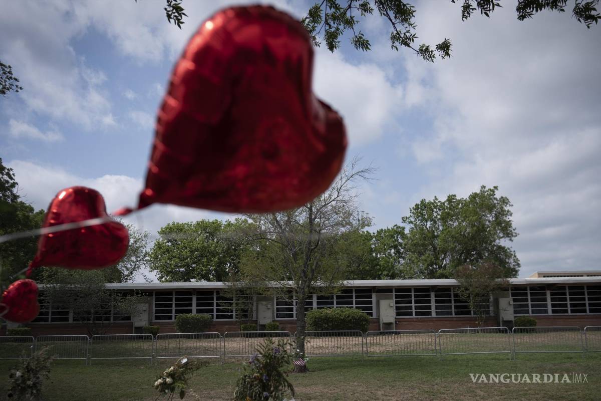 Sigue investigación por masacre en escuela de Uvalde