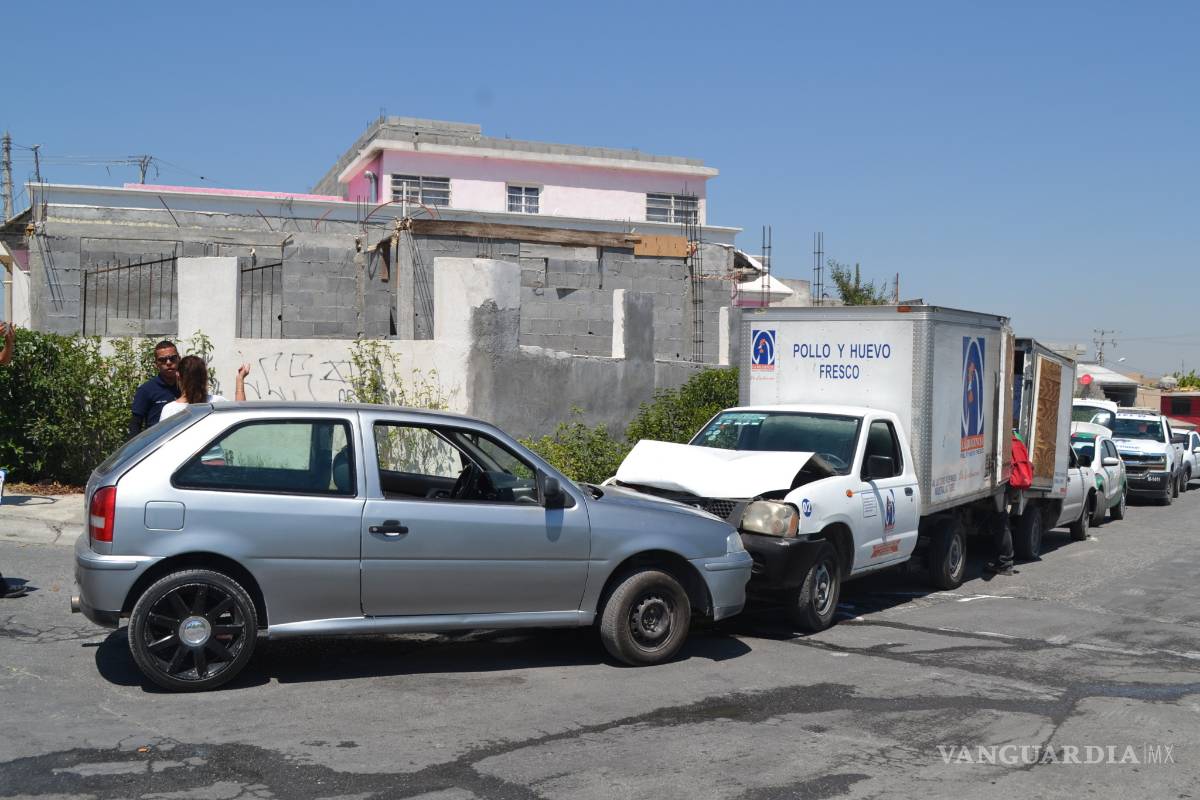 Se abre de más y choca