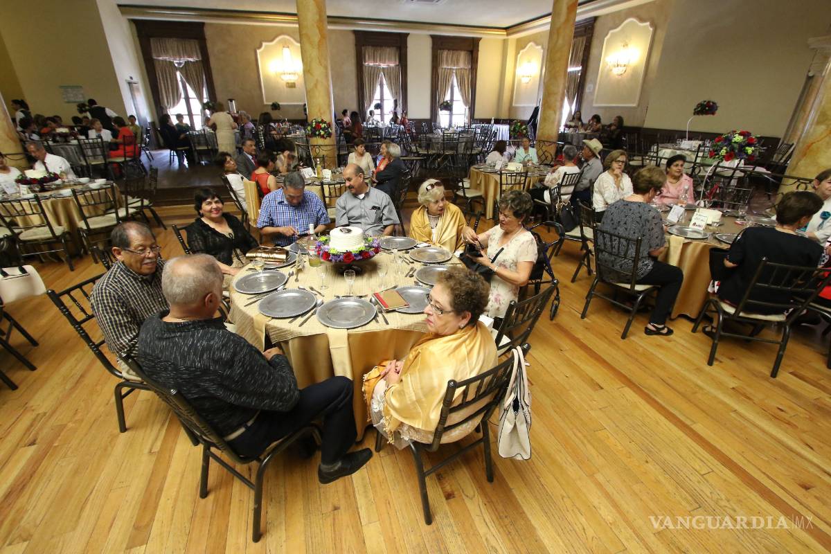 $!'Venciendo con trabajo' es como la Benemérita Escuela Normal de Coahuila celebra su 124 aniversario