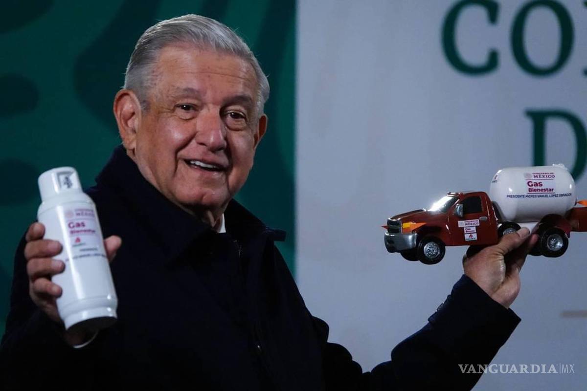 AMLO presumió sus juguetes en La Mañanera