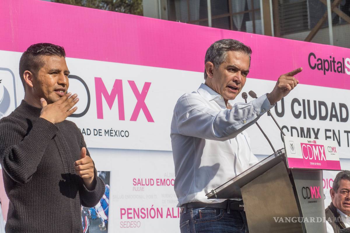 Mancera señala a policías usurpadores en caso de desalojo de edificios