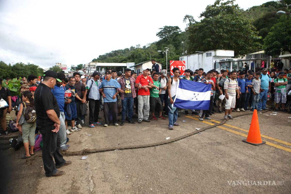 Llega la caravana de la desesperación; huyen del hambre y la extorsión