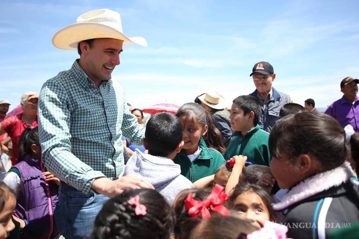Entrega Alcalde de Saltillo obras y apoyos al campo por 18 millones