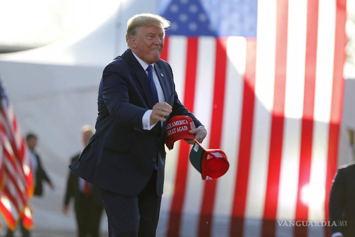 $!Esta no es la primera vez que Trump respalda a un candidato acusado de abusos sexuales: en 2017, hizo campaña por Roy Moore.