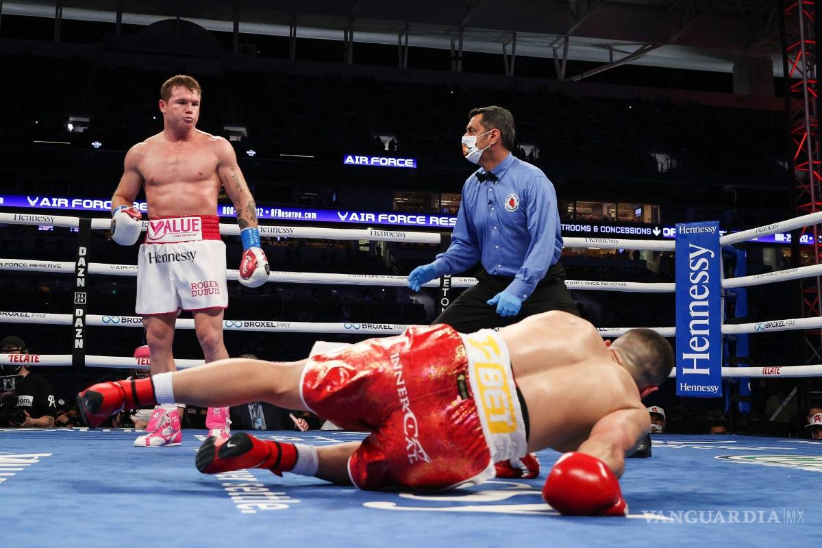 ‘Canelo’ Álvarez… ¡Implacable!