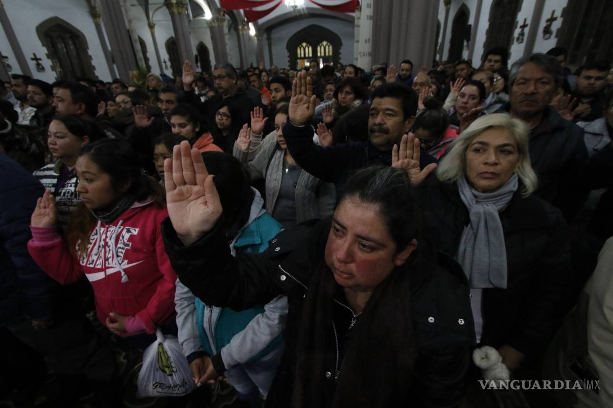 $!Celebran creyentes a la Virgen de Guadalupe en el Santuario de Saltillo