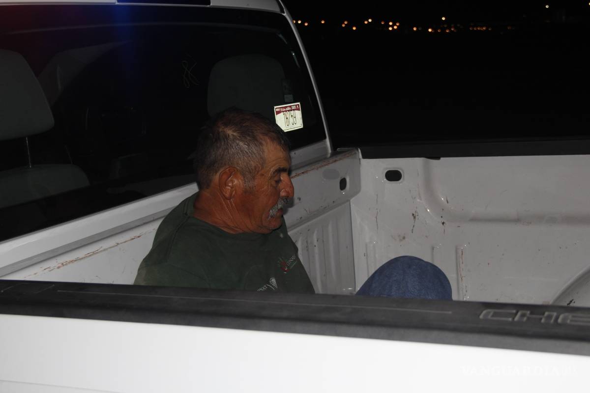 $!Empleado de Conafor choca vehículo oficial en Saltillo