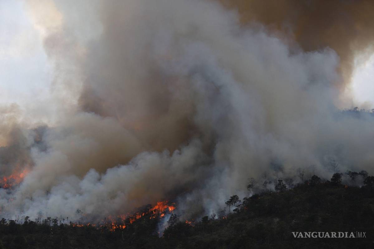 $!Saltillo, Coahuila 20 de mayo de 2022. El incendio registrado en La Carbonera sigue sin controlarse.