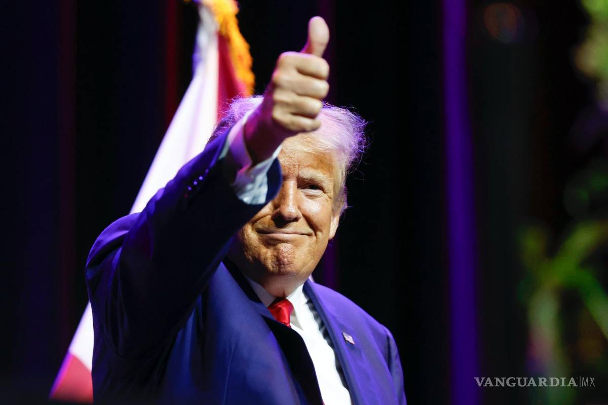 $!El expresidente Donald Trump habla en un evento de recaudación de fondos para el Partido Republicano de Alabama en Montgomery, Alabama.