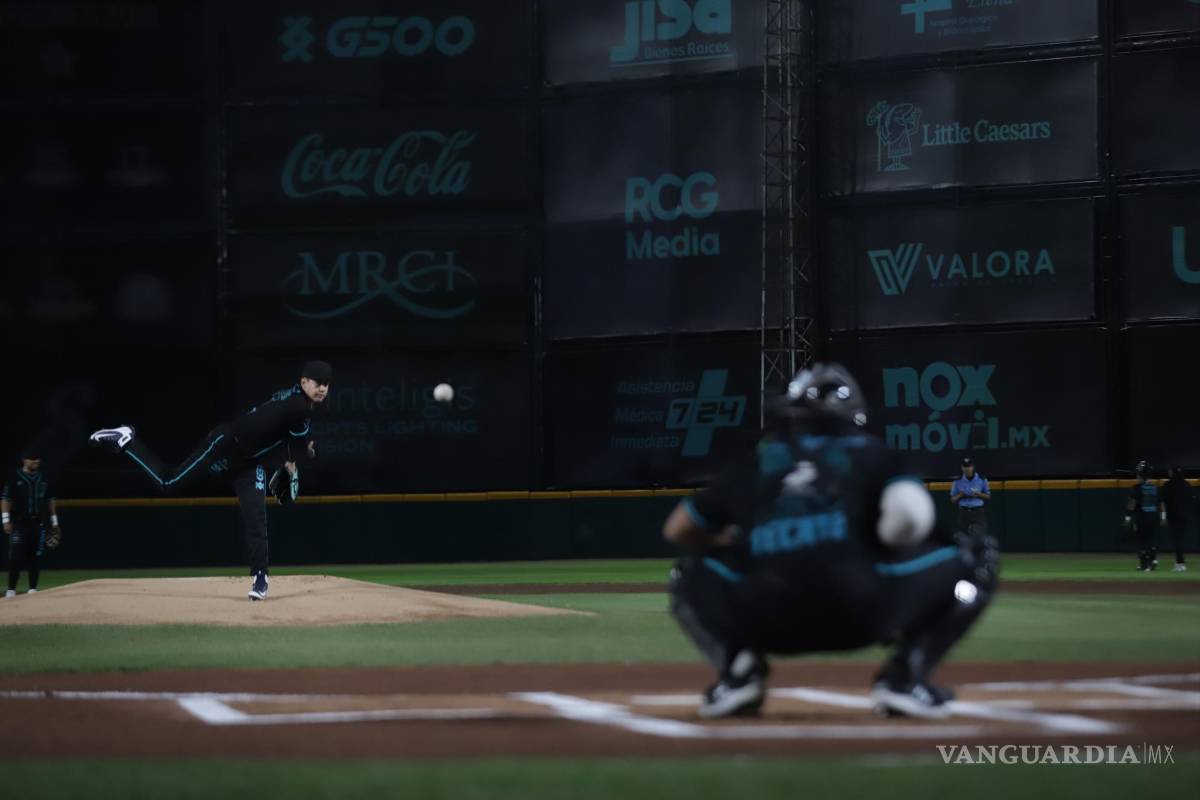 $!Si algo se lució durante la noche en el Madero, fue el pitcheo del Dragón del Norte.