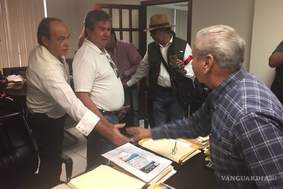 $!Protesta contra el gasolinazo en Saltillo llega hasta el Congreso de Coahuila