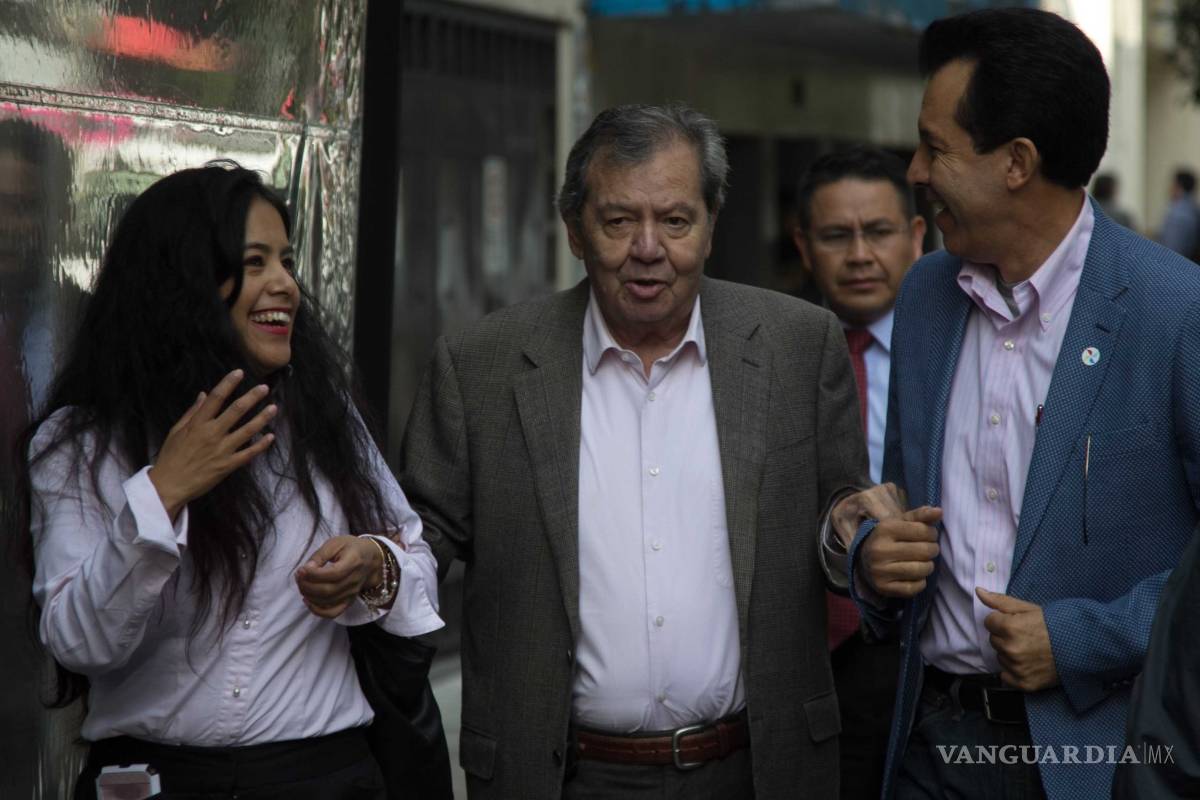 Porfirio Muñoz Ledo le pondrá la banda presidencial a AMLO