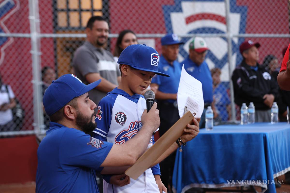 $!Daniel de Peña, del equipo anfitrión, dirigió un mensaje a nombre de los jugadores y recordó a su ex entrenador.
