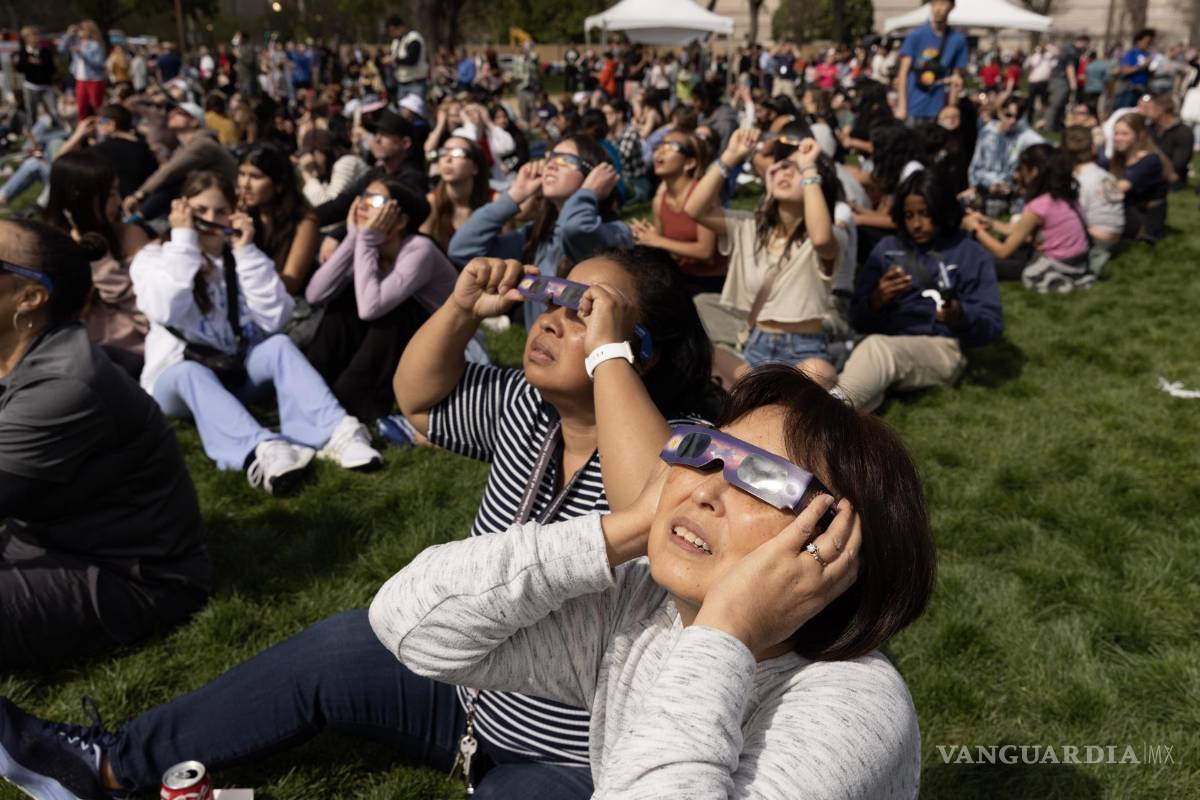 Convierten en una fiesta observación del eclipse en ciudades de Estados Unidos y Canadá