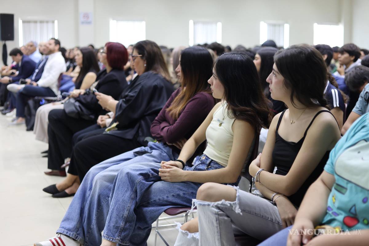 $!Estudiantes de UANE conocieron las herramientas de Inteligencia Artificial que estarán disponibles a través de sus cuentas institucionales.