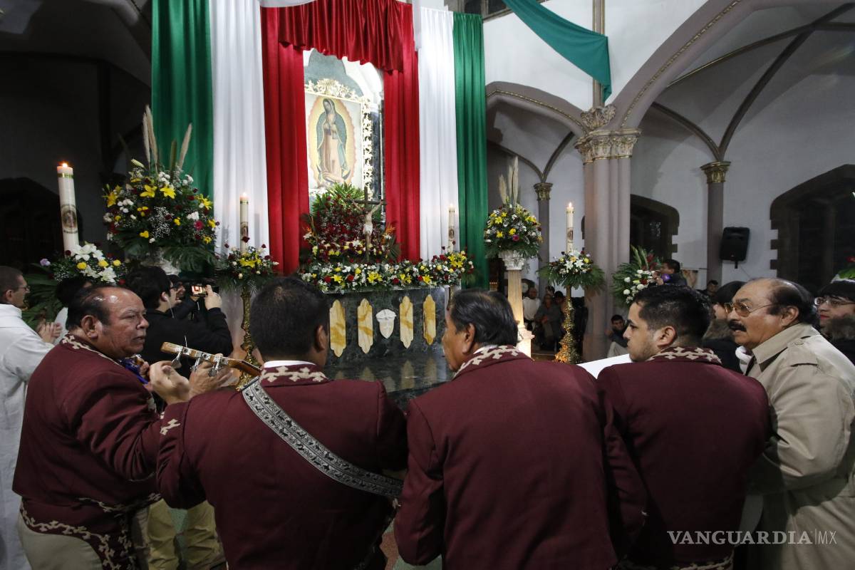 $!Celebran creyentes a la Virgen de Guadalupe en el Santuario de Saltillo