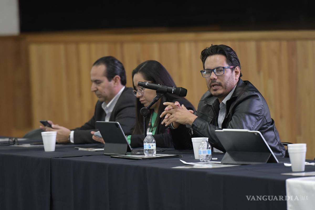 $!El presidente consejero del IEC, Rodrigo Paredes, estuvo este miércoles en un evento con los titulares de la Coparmex, el INE y la UAdeC.