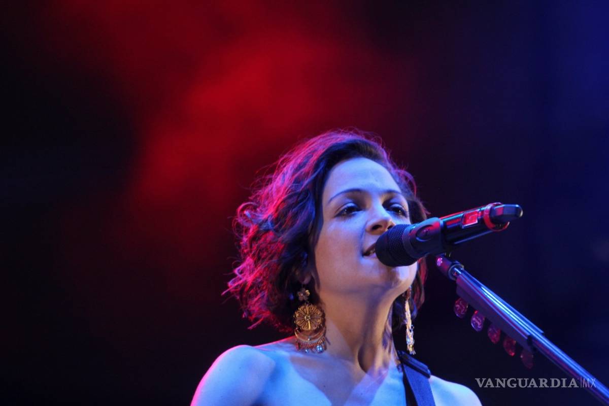 "Hasta la raíz" invita a conocer el proceso de grabación de Natalia Lafourcade