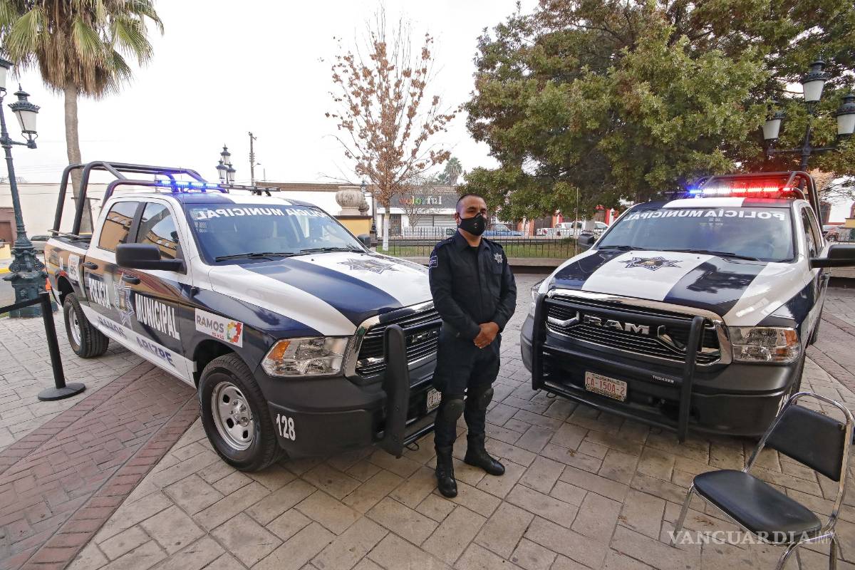 $!Entregan cinco patrullas para Policía Municipal de Ramos Arizpe, Coahuila