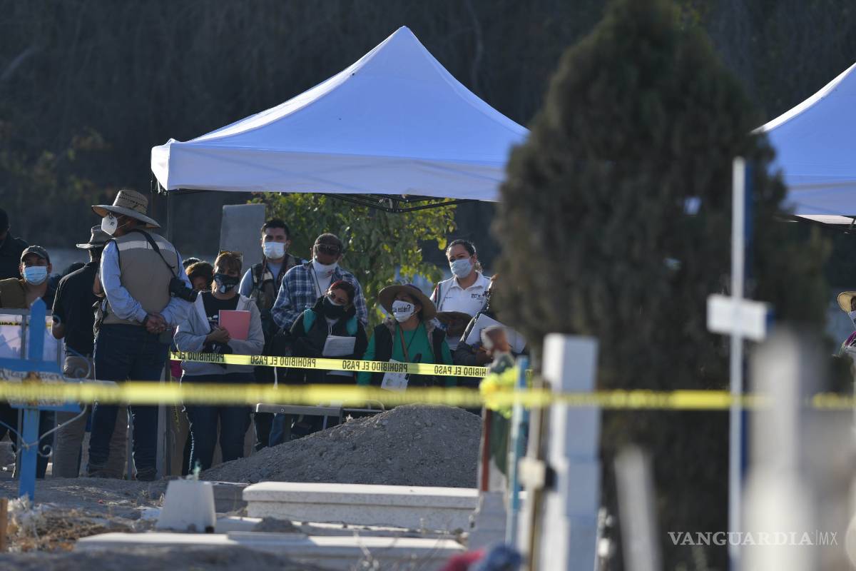 Sacan de fosas 116 cuerpos no identificados