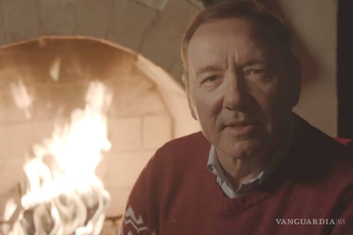 Regresa 'Frank Underwood' para desear Feliz Navidad