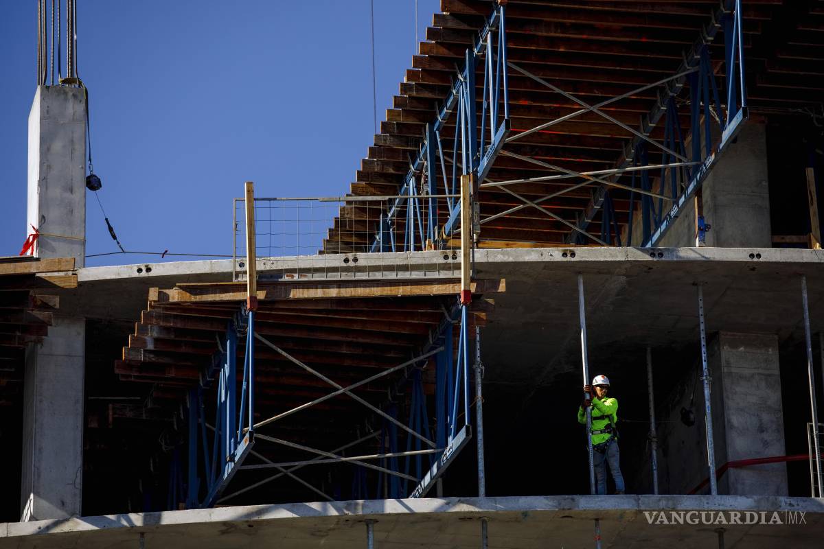 Ahora que Trump presiona a la mano de obra inmigrante, los empresarios buscan opciones para mejorar su situación