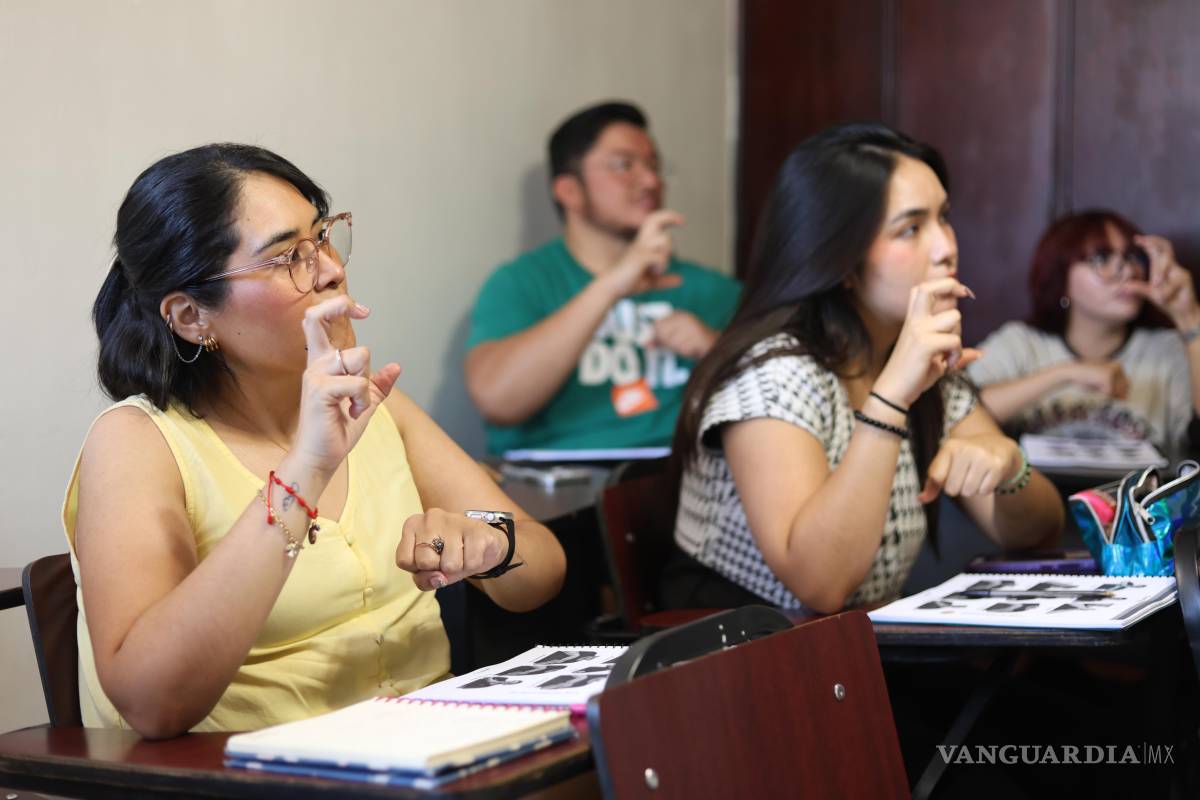 $!Sugieren a toda la familia debe involucrarse en el aprendizaje de lengua de señas para que la persona sorda pueda comunicarse efectivamente y sentirse incluida.