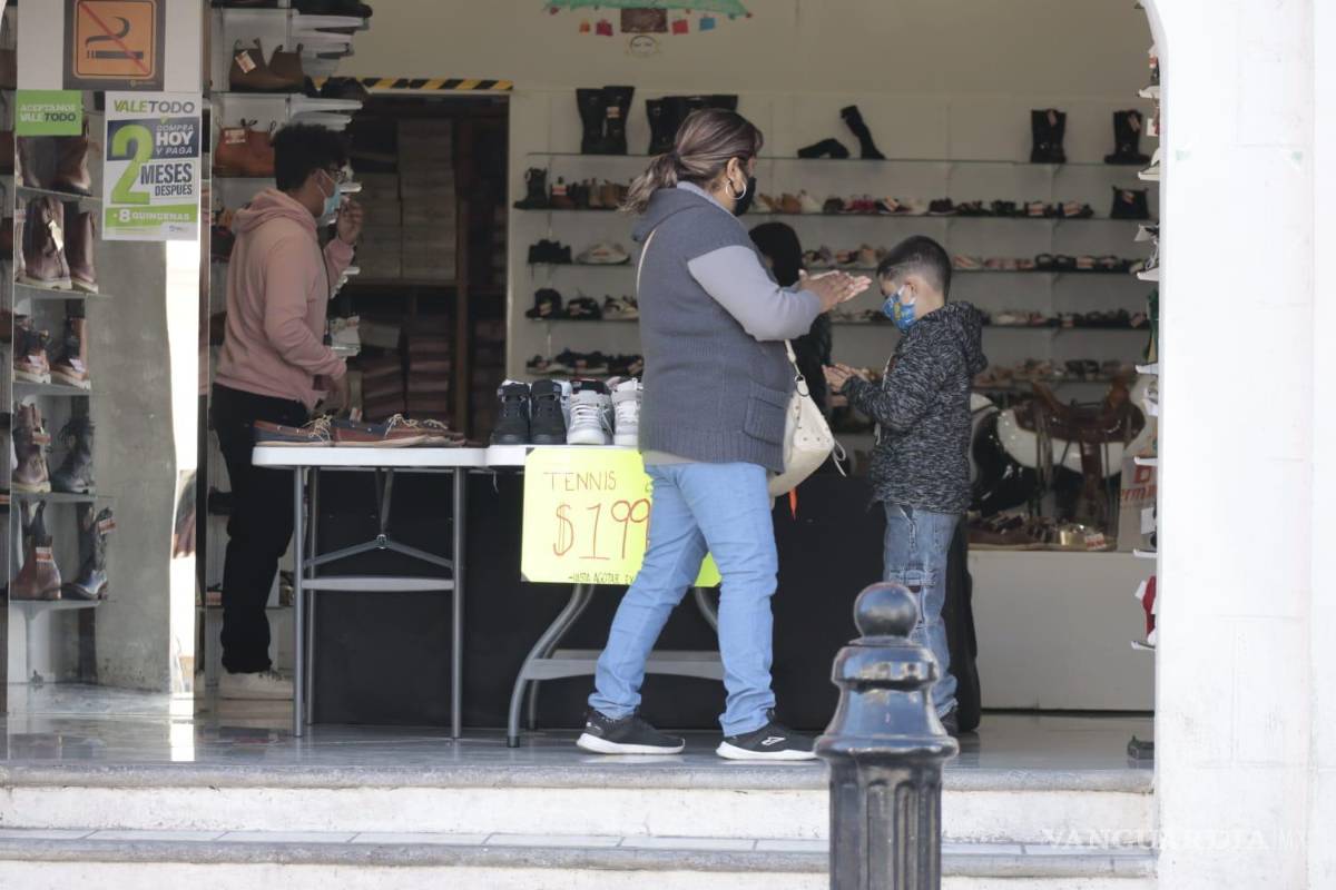 Arrecia ola de contagios en centro de Saltillo; comercio baja la guardia en medidas sanitarias