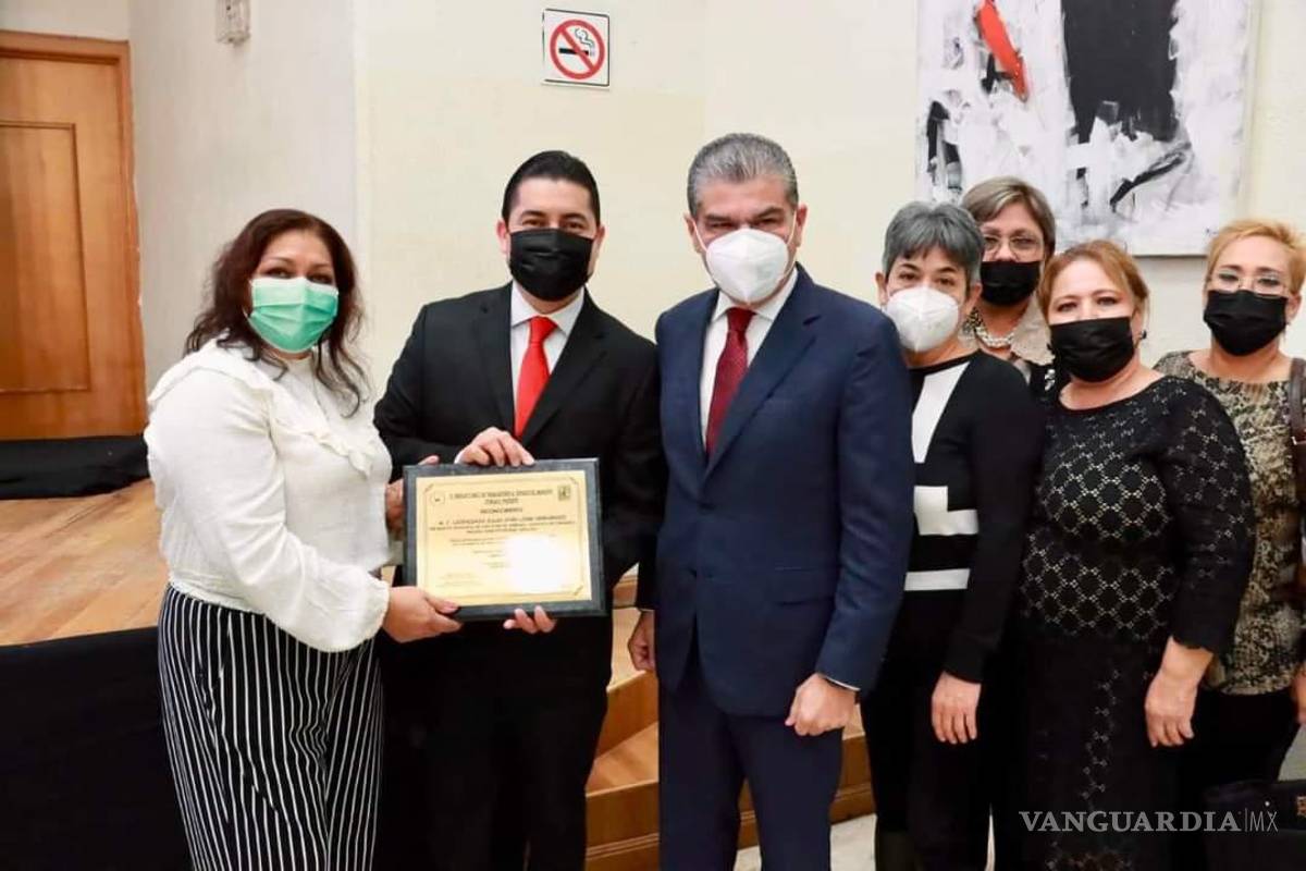 Con el lema “Cumplimos con todo”, Julio Long rindió su tercer informe de resultados en San Juan de Sabinas