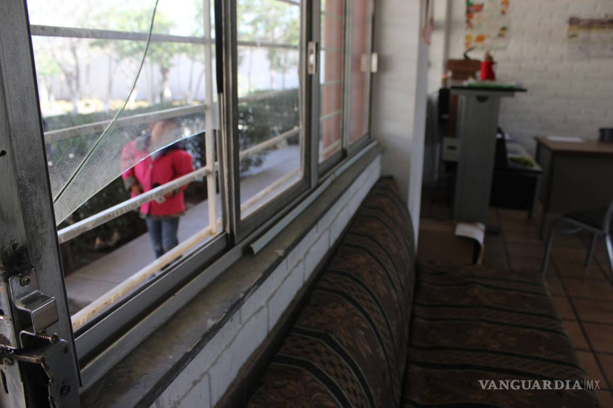 $!Para Récord Guinness: Roban escuela en Saltillo ¡40 veces!