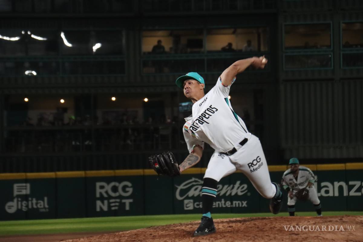 $!Saraperos selló el partido para agenciarse un triunfo más consecutivo.