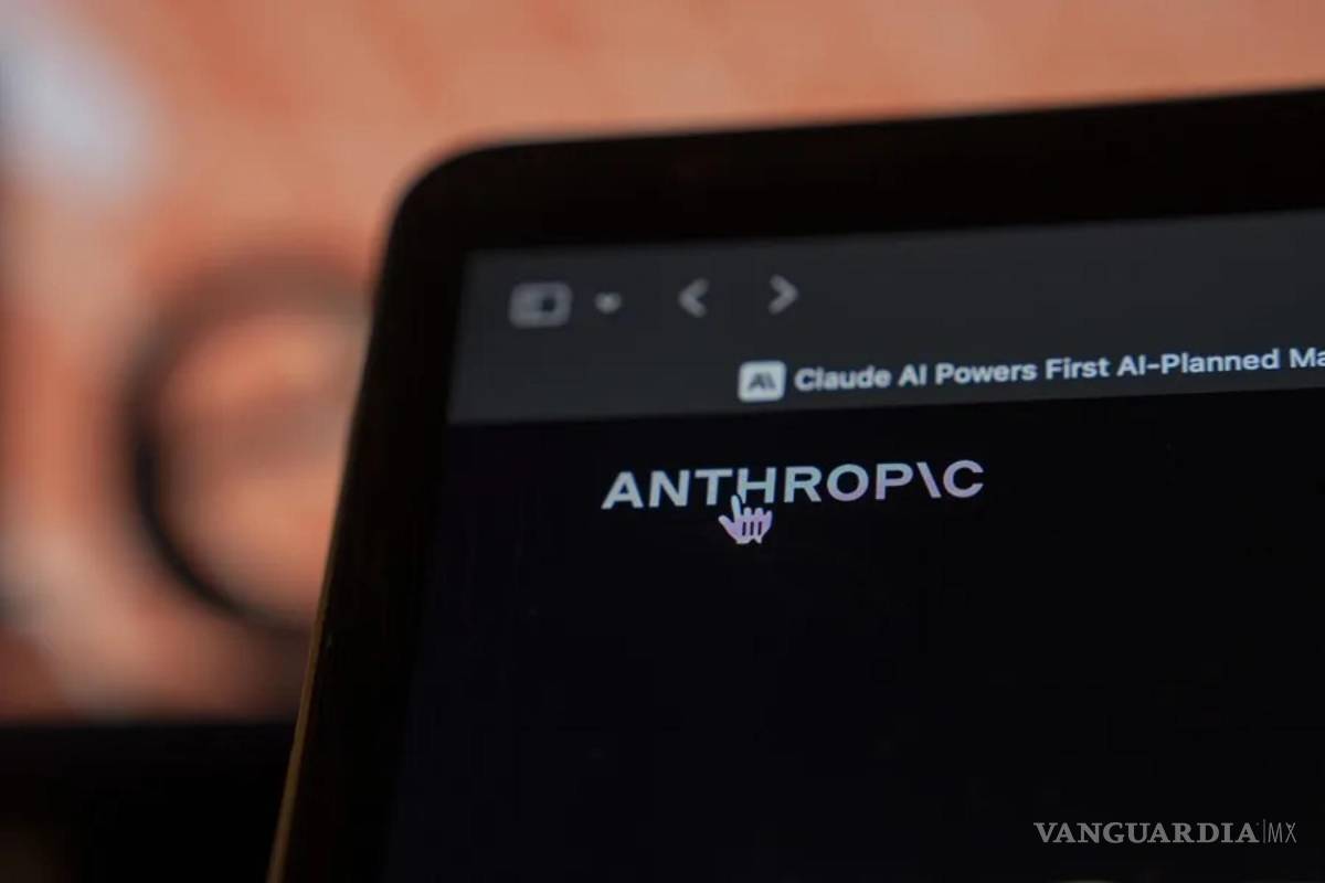 $!En la imagen la pantalla de una computadora con el logotipo de la empresa de inteligencia artificial (IA) Anthropic.