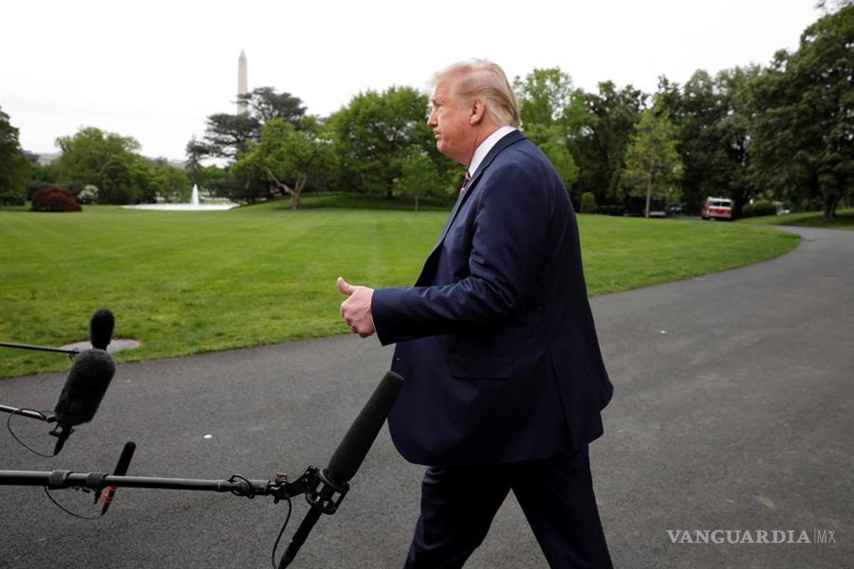 Trump planea desmantelar su equipo contra COVID-19 pese al aumento de muertes