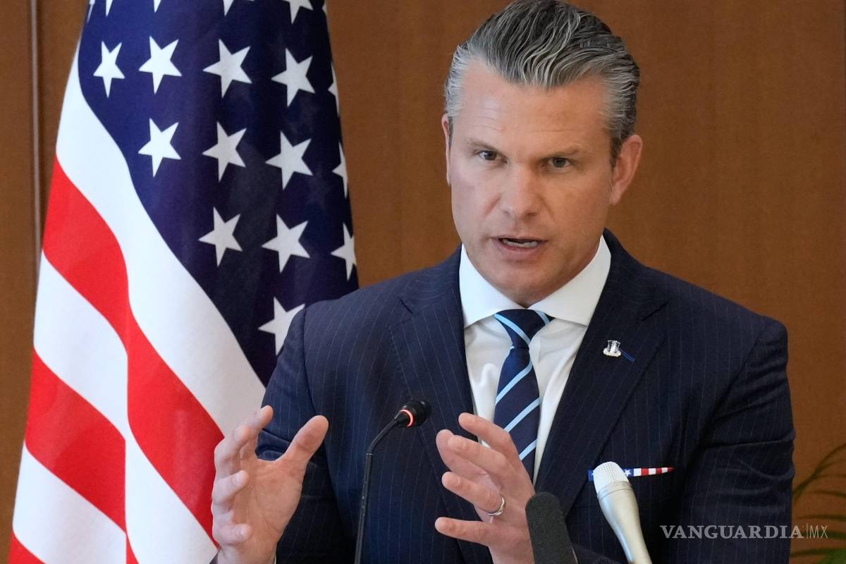 $!El secretario de Defensa de EEUU, Pete Hegseth, habla durante una conferencia de prensa.
