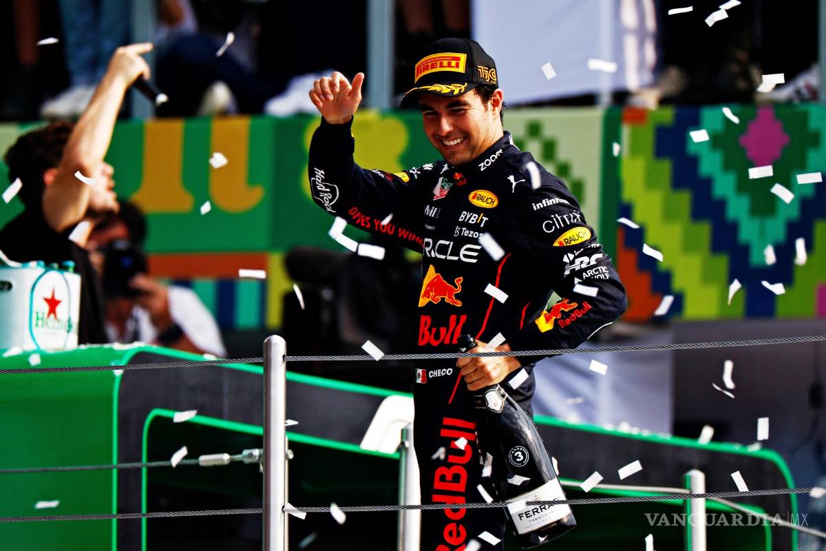 $!Max Verstappen se lleva el gran premio de México; ‘Checo’ Pérez sube al podio como tercero