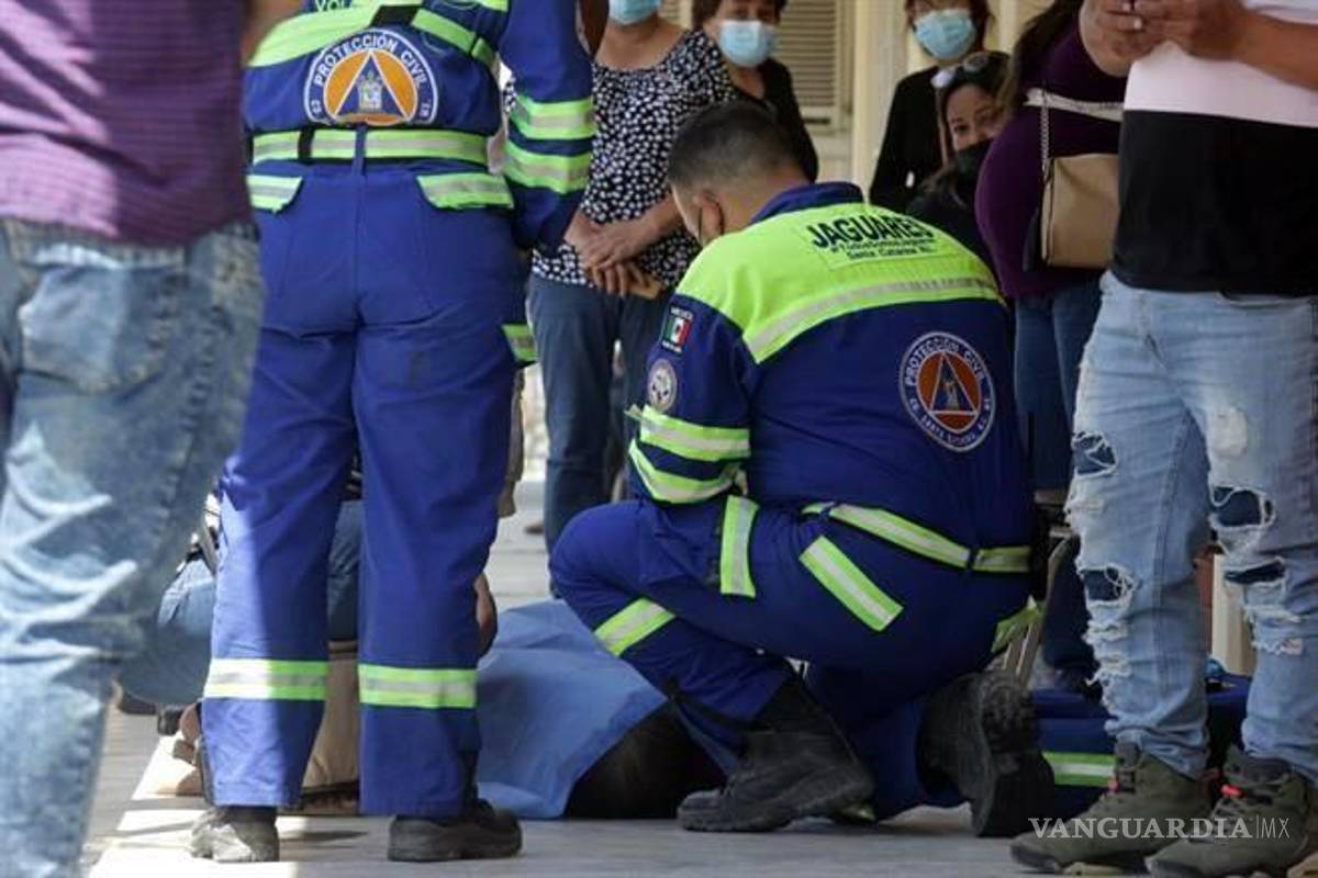 Muere mujer al ir a votar en consulta de revocación, en Nuevo León