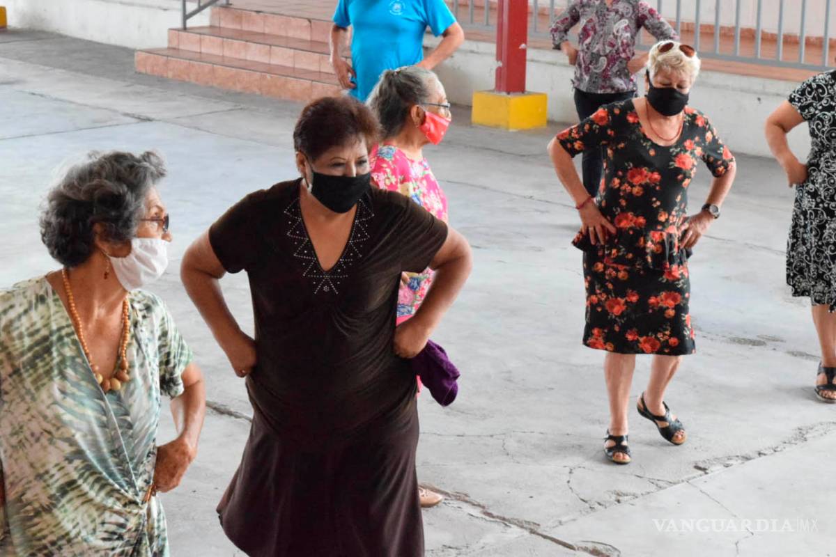 Reinician clases de baile con protocolos sanitarios para adultos mayores en Monclova