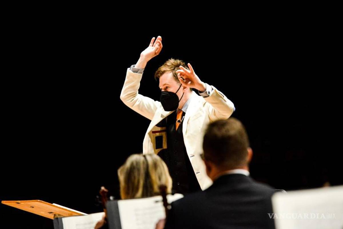 Sylvain Gasançones, nuevo director de la Orquesta Filarmónica de la UNAM