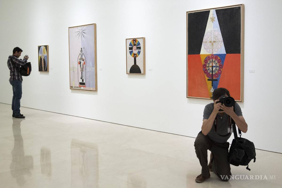 $!Varias obras de la artista sueca Hilma af Klint expuestas en una muestra en el Museo Picasso de Málaga (España). EFE/Jorge Zapata
