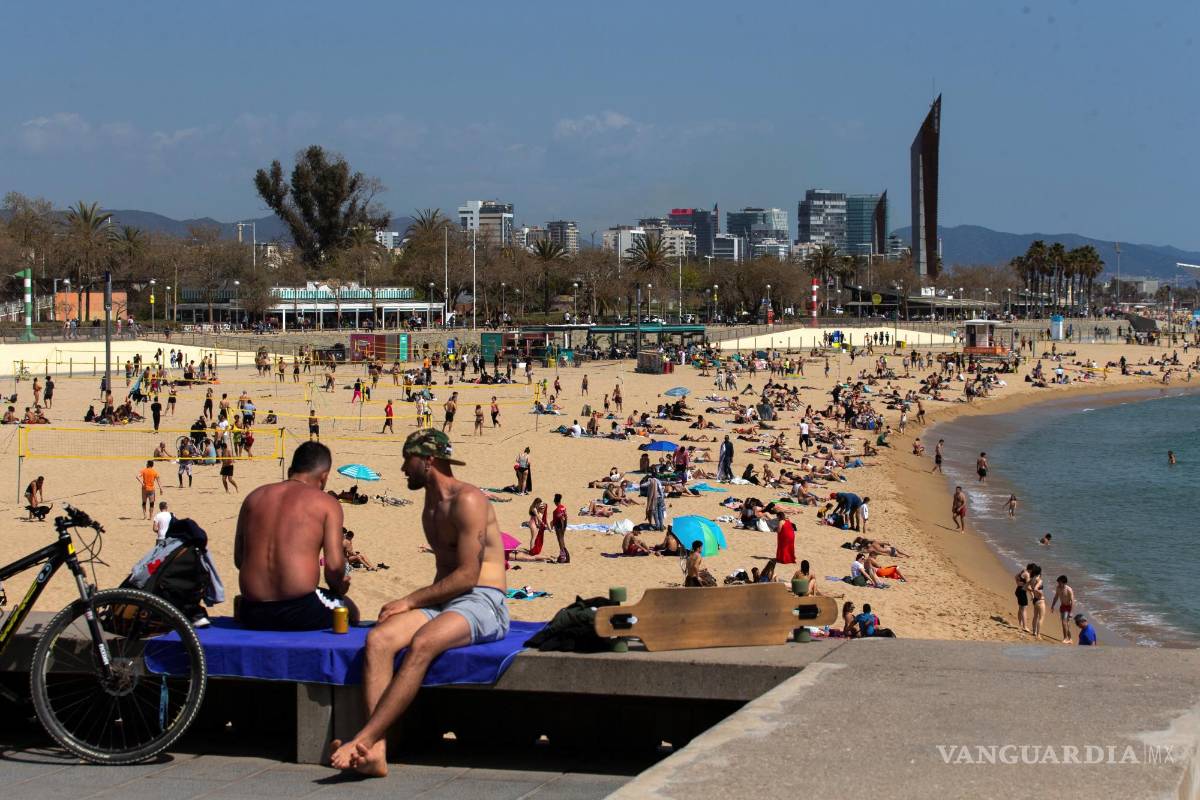 $!Vista de la playa de la Nova Icaria en Barcelona.