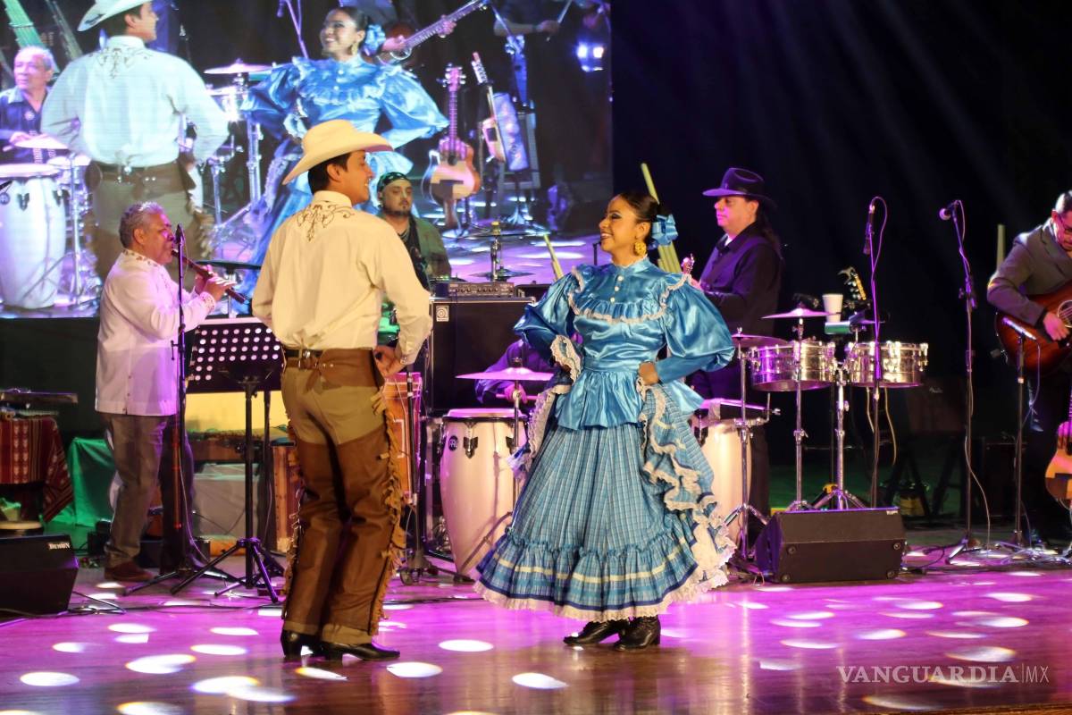 $!Un viajje por el mundo del folklor fue el concierto de Takinkai.