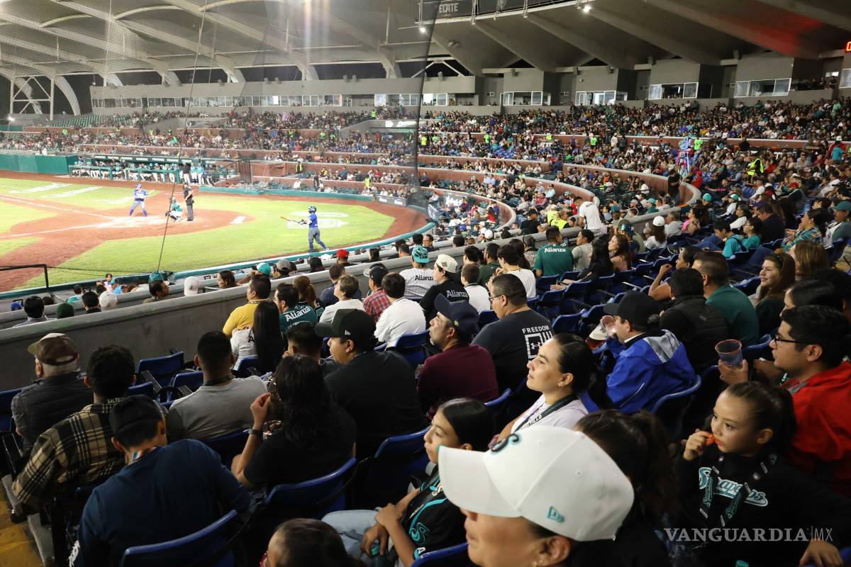 $!El Francisco I. Madero vivió una noche intensa con sabor a clásico norteño.