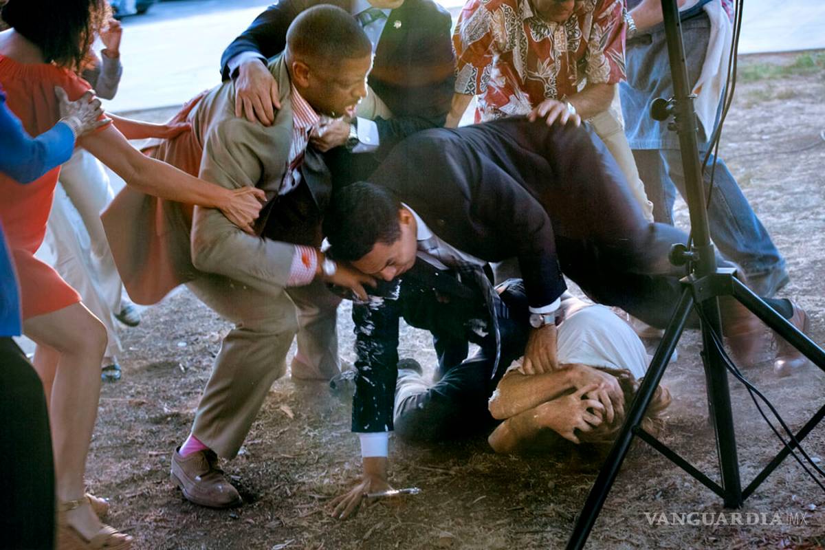 Hombre le tira pastel en la cara a alcalde de Sacramento